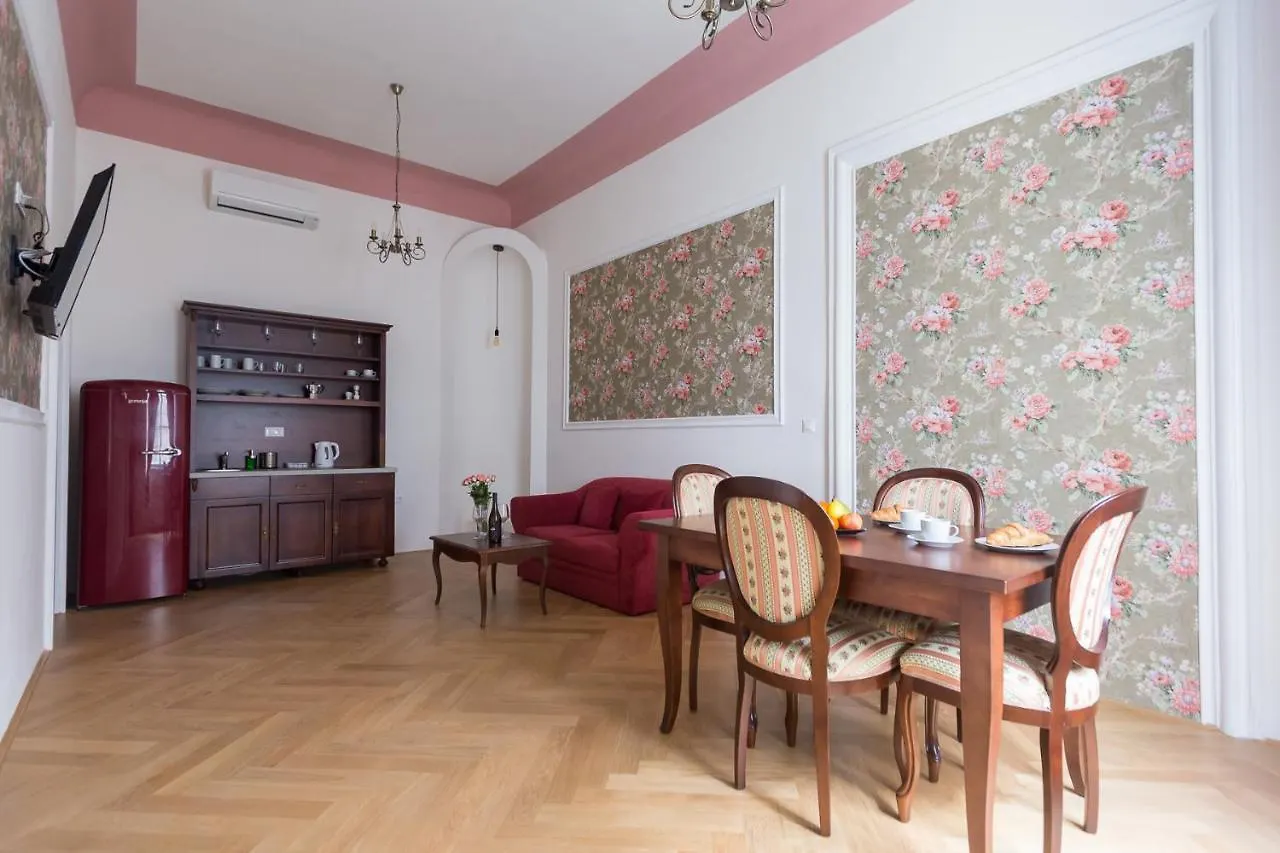 Barbo Palace Apartments And Rooms Ljubljana