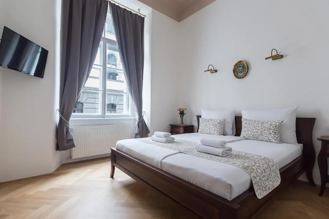 Barbo Palace Apartments And Rooms Ljubljana