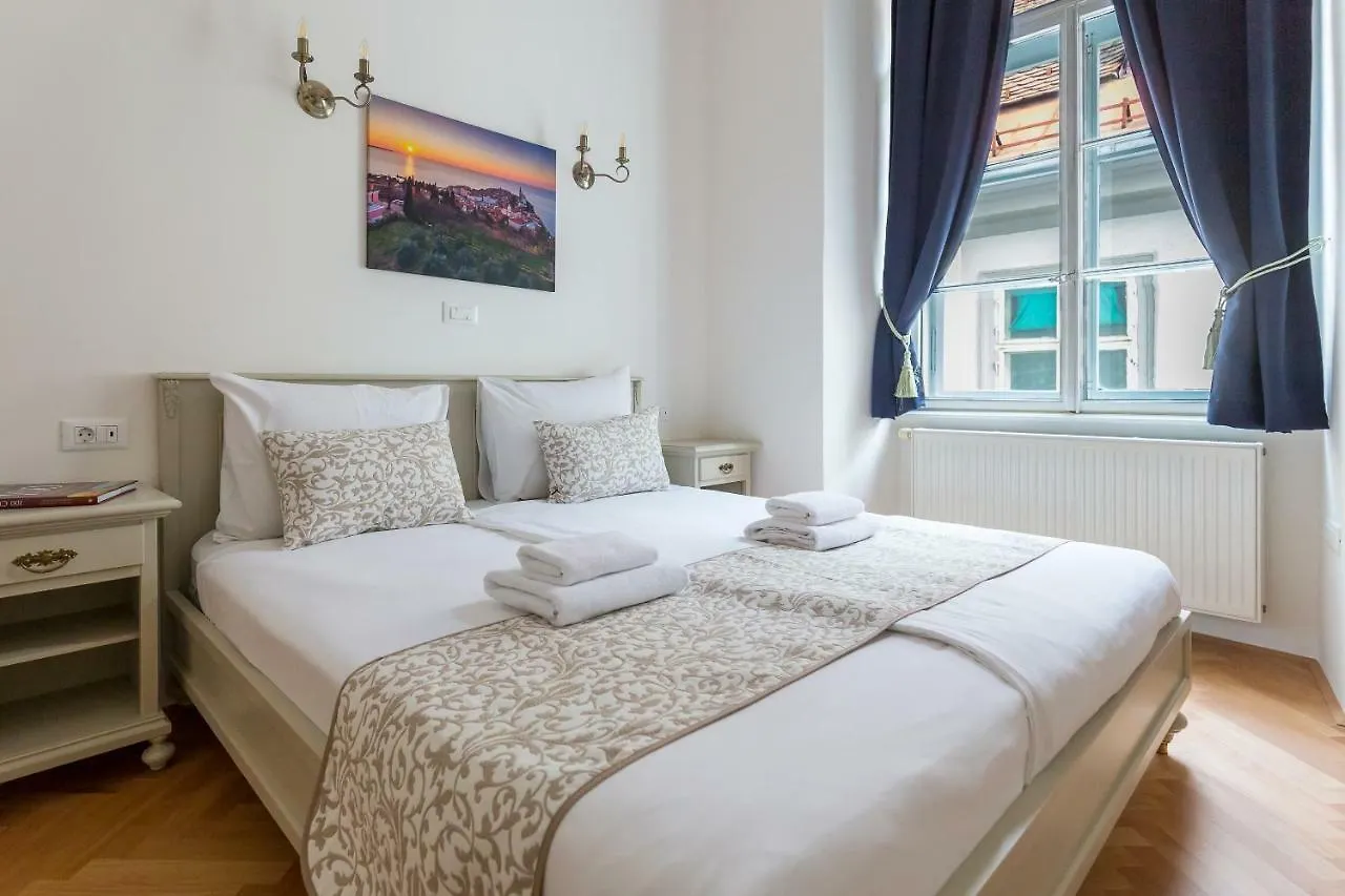 Barbo Palace Apartments And Rooms Ljubljana