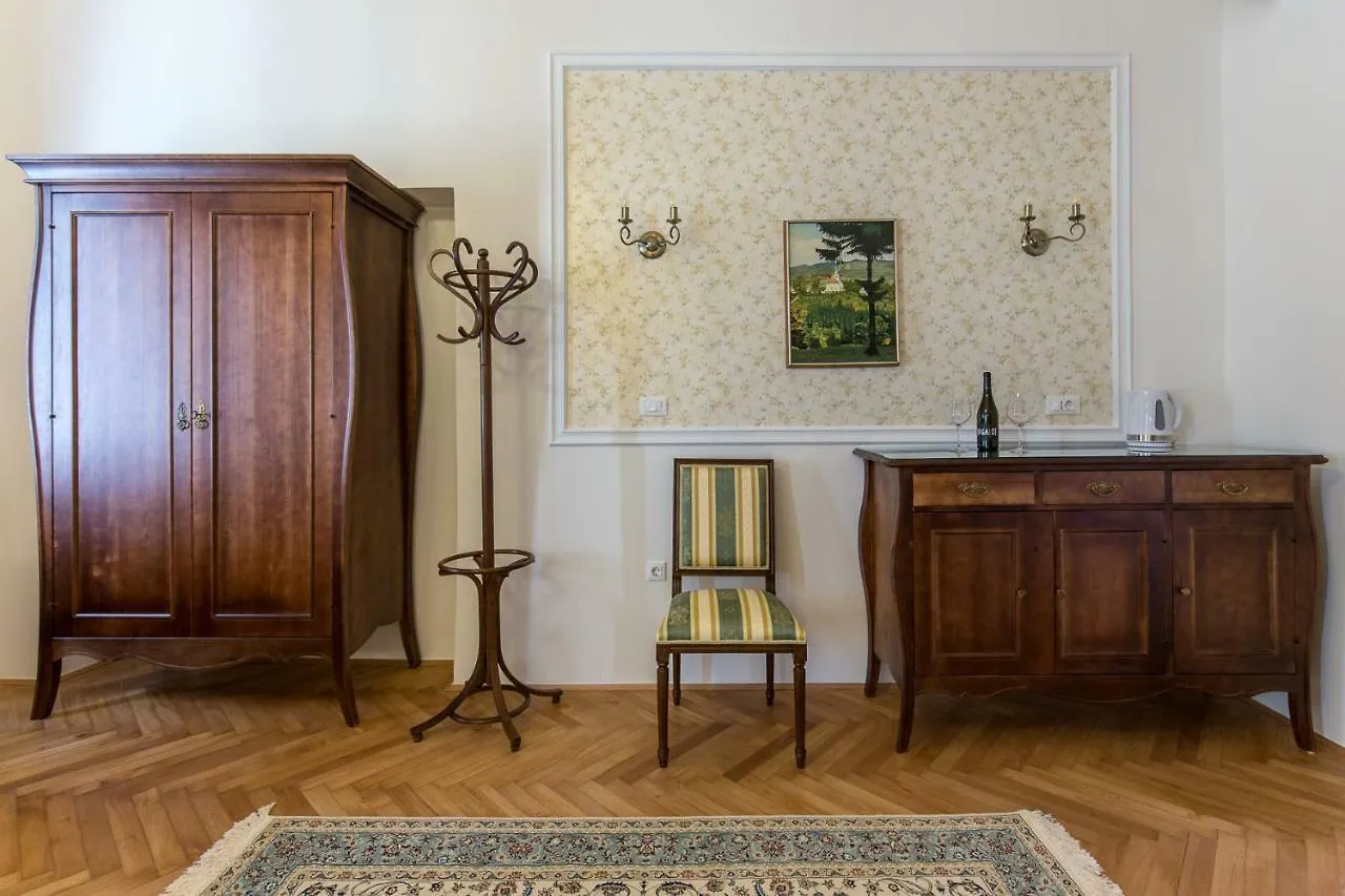 Barbo Palace Apartments And Rooms Ljubljana